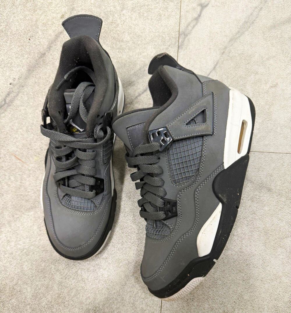 Jordan Air Jordan 4 Retro Gray/Black/White Mid Top Lace Up Men's Sneakers